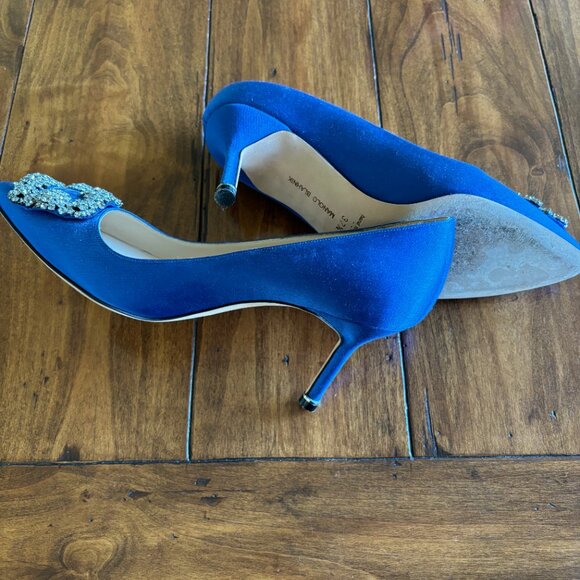 Manolo Blahnik Blue Satin Heels - Picture 3 of 4